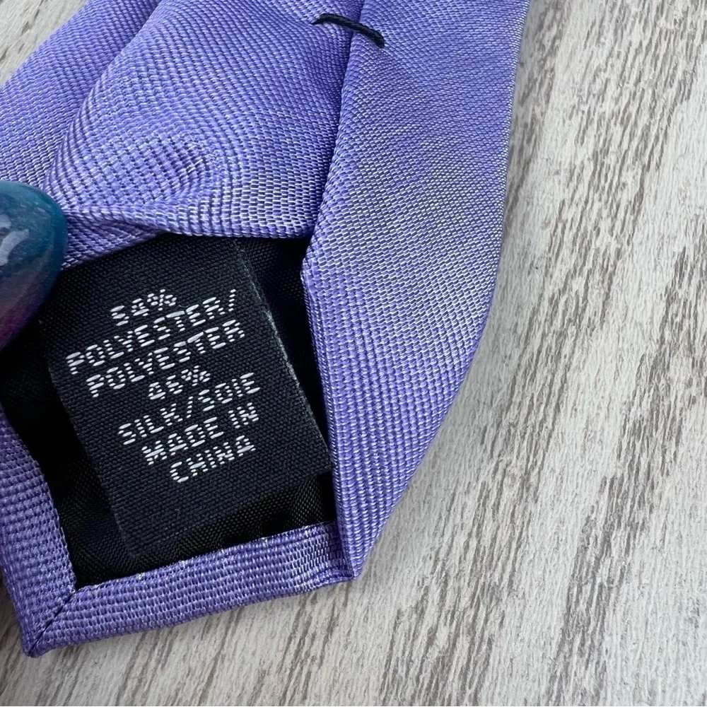 588 - Calvin Klein Tie 530 Lilac Purple CK21100032 Silk Blend MSRP $69.50